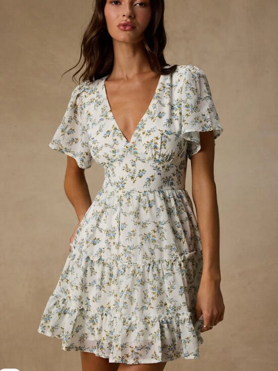 Lulus Dresses & Skirts - Lulus So True Floral Print Tiered Short Sleeve V-Neck Mini Dress Medium